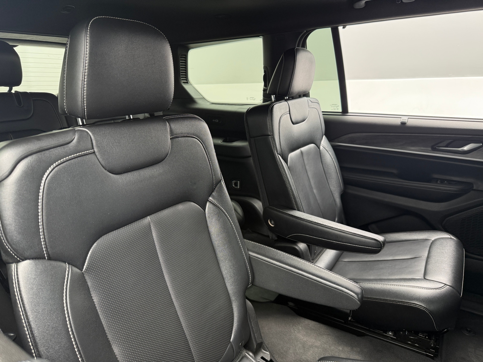 Thumbnail: 2024 Jeep Grand Cherokee L - 5