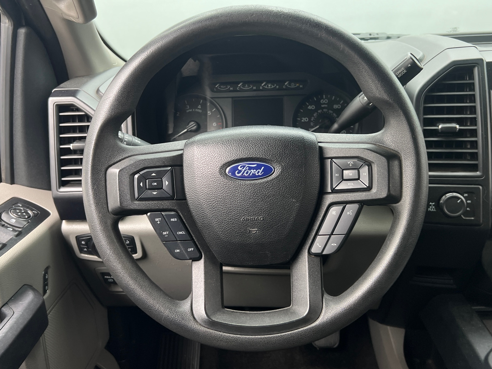 Thumbnail: 2018 Ford Econoline - 5