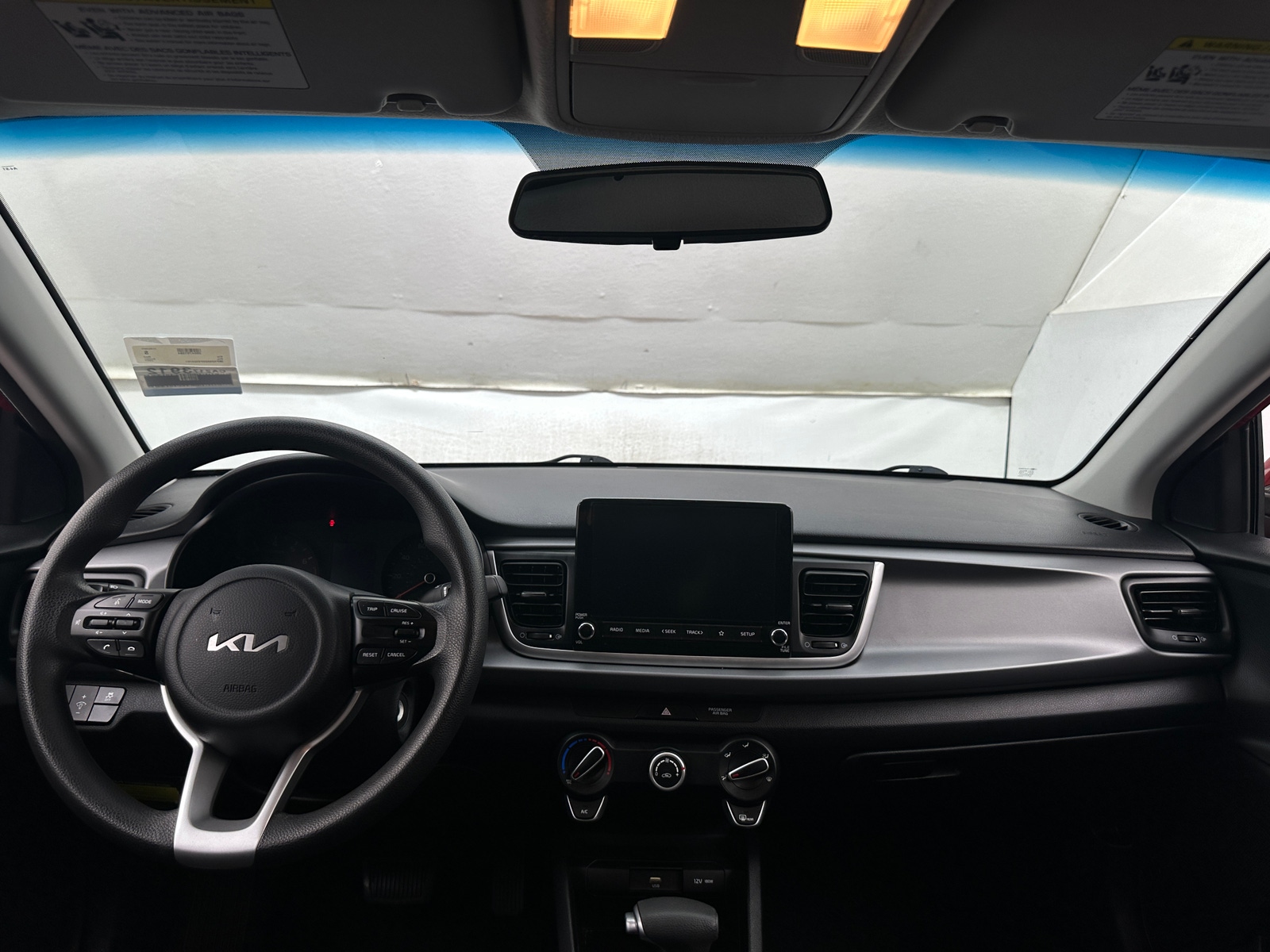 Thumbnail: 2023 Kia Rio - 3