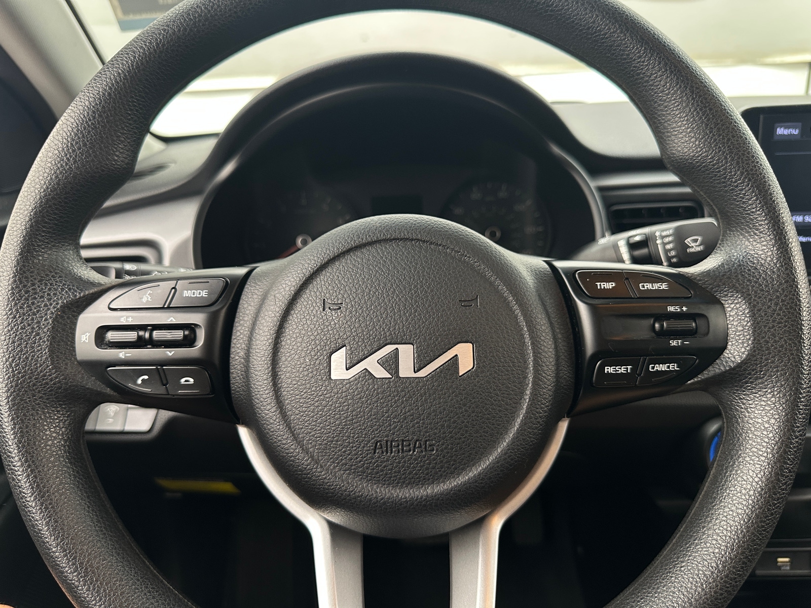 Thumbnail: 2023 Kia Rio - 5