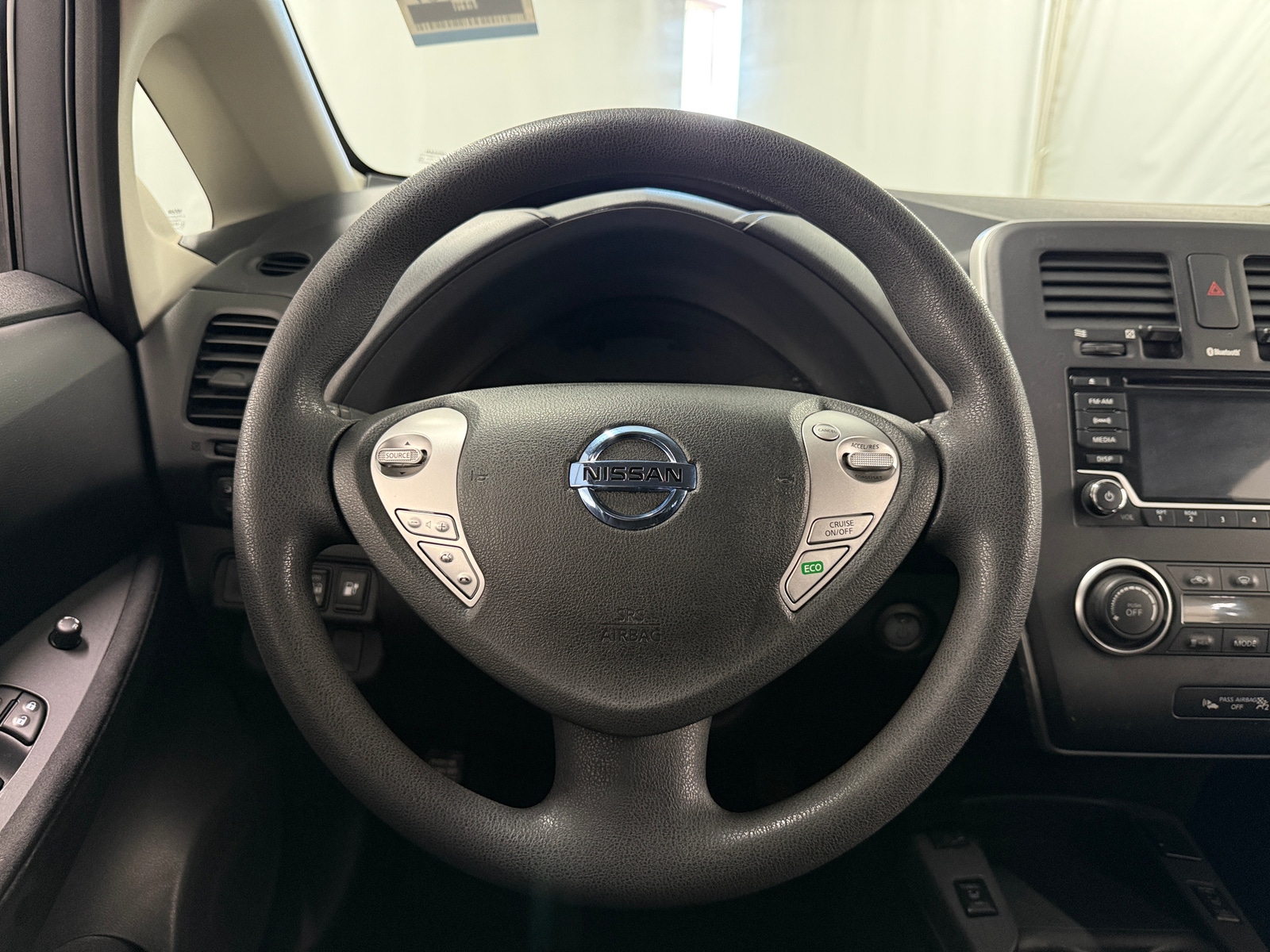 Thumbnail: 2017 Nissan Leaf - 5