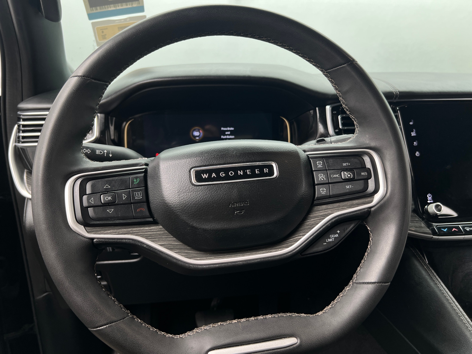 Thumbnail: 2022 Jeep Wagoneer - 4