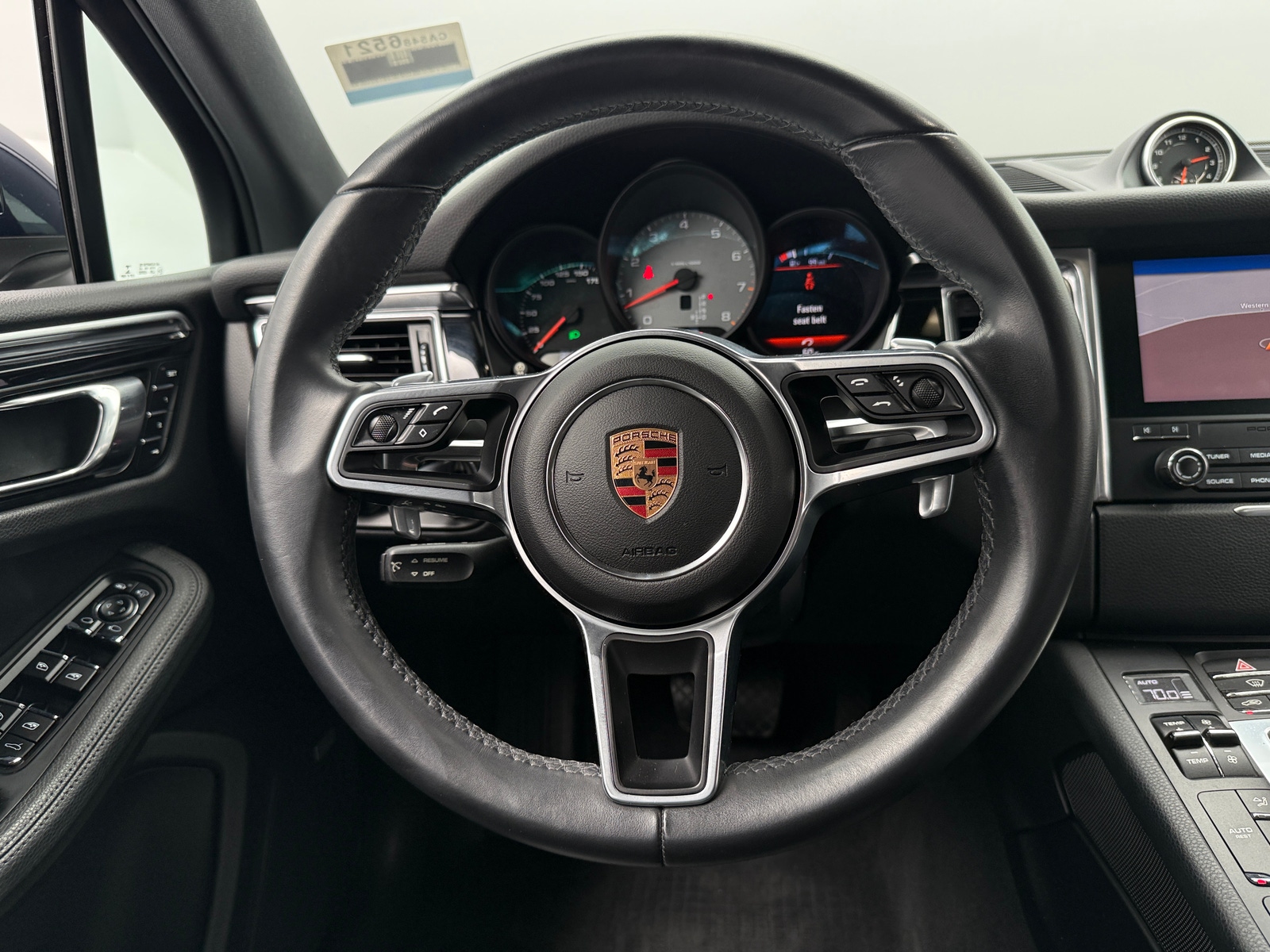 Thumbnail: 2017 Porsche Macan - 5