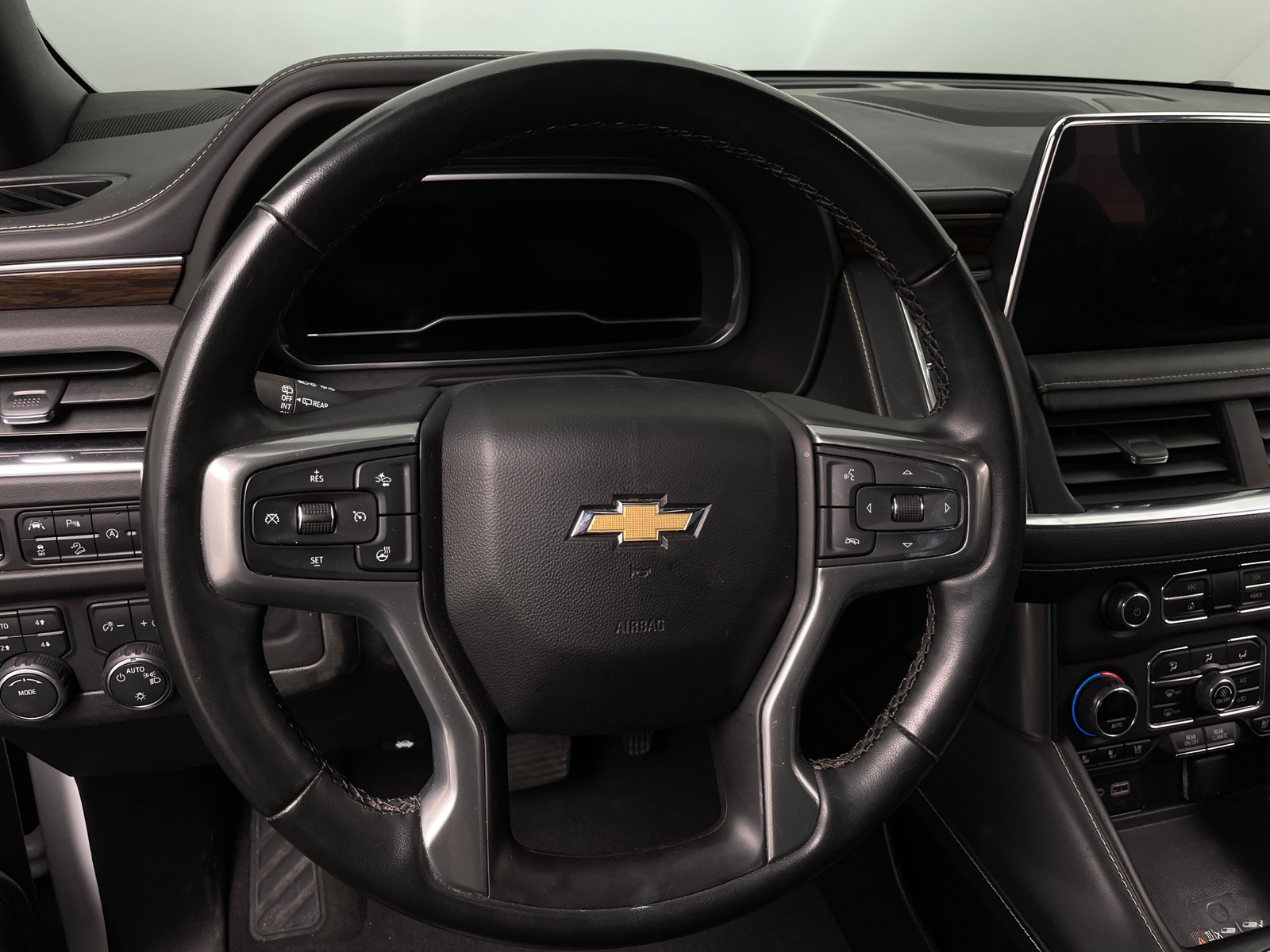Thumbnail: 2023 Chevrolet Tahoe - 4
