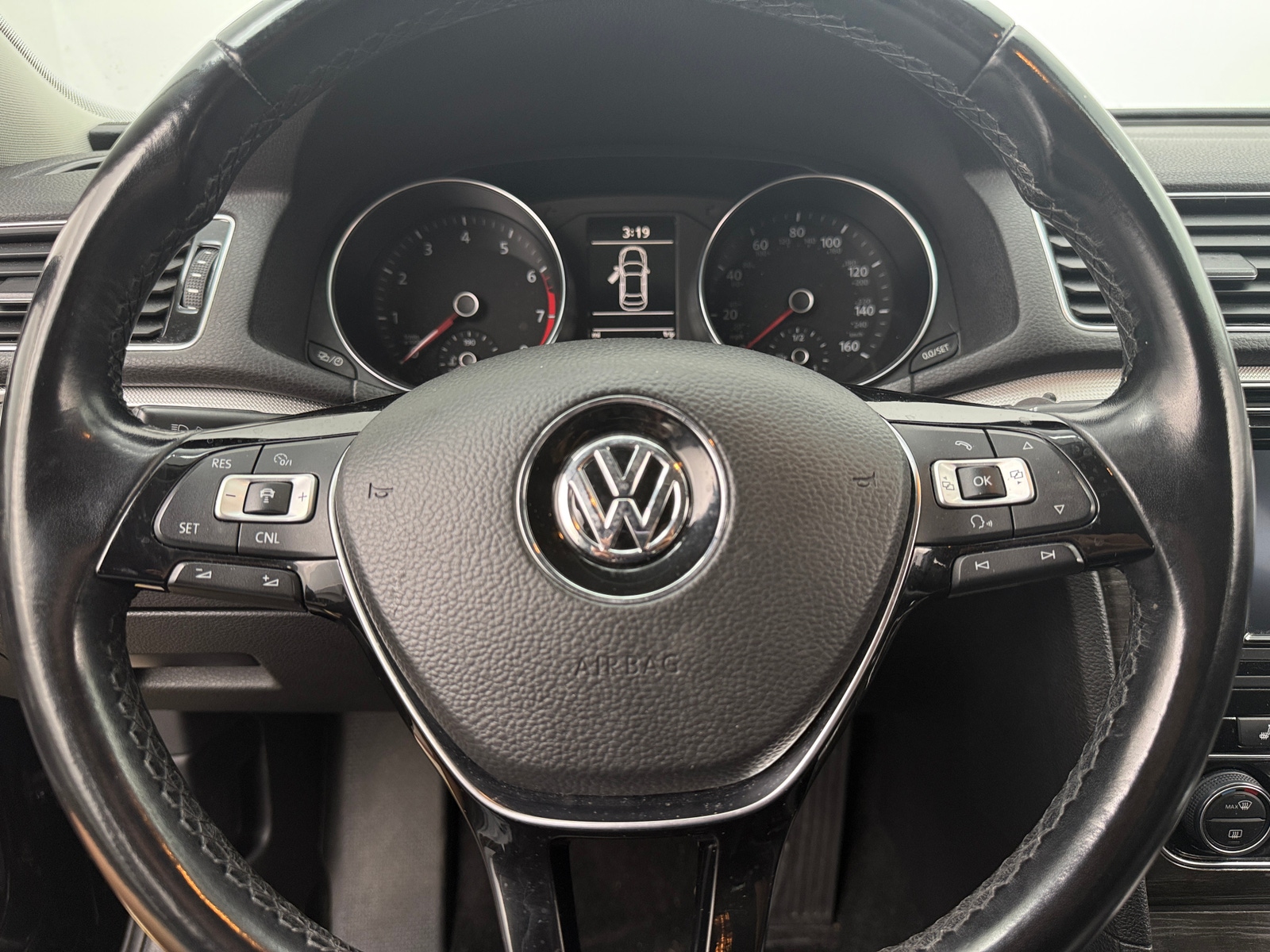 Thumbnail: 2016 Volkswagen Passat - 5