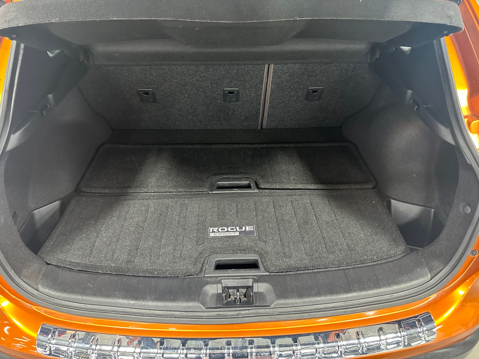 Thumbnail: 2017 Nissan Rogue Sport - 6