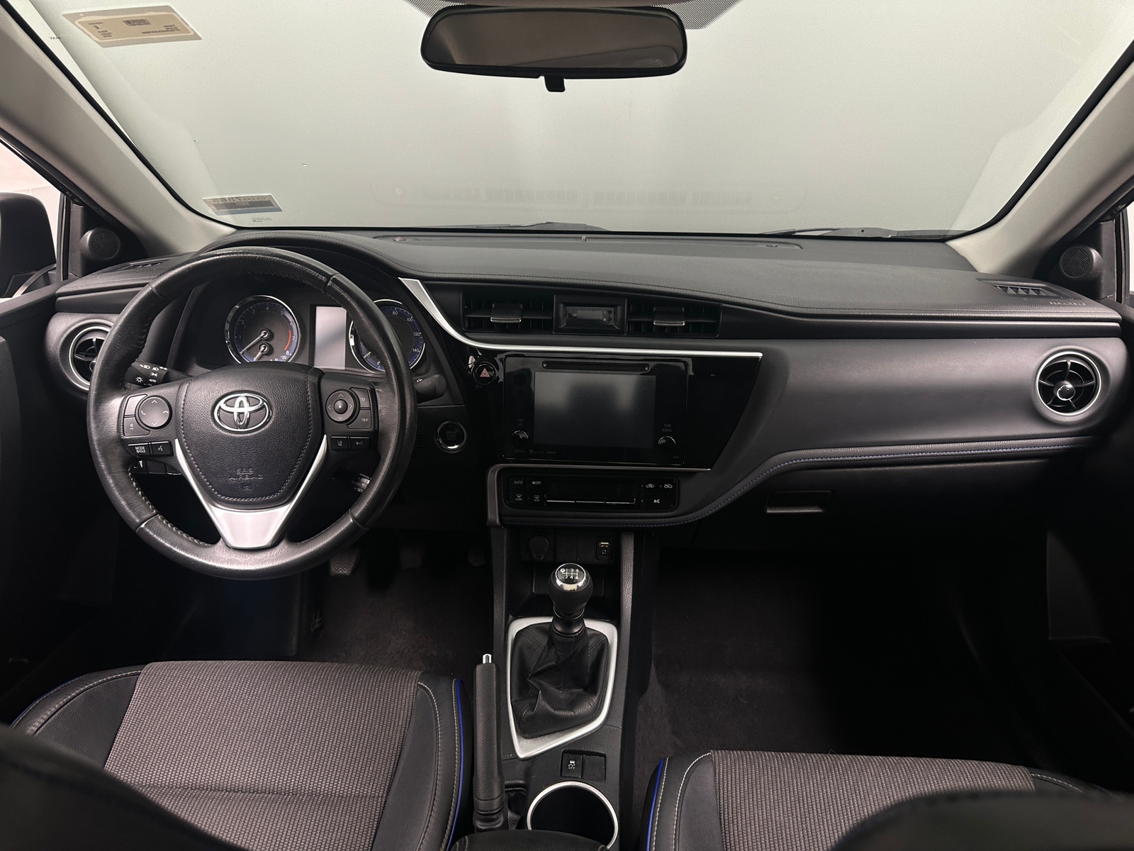 Thumbnail: 2018 Toyota Corolla - 3