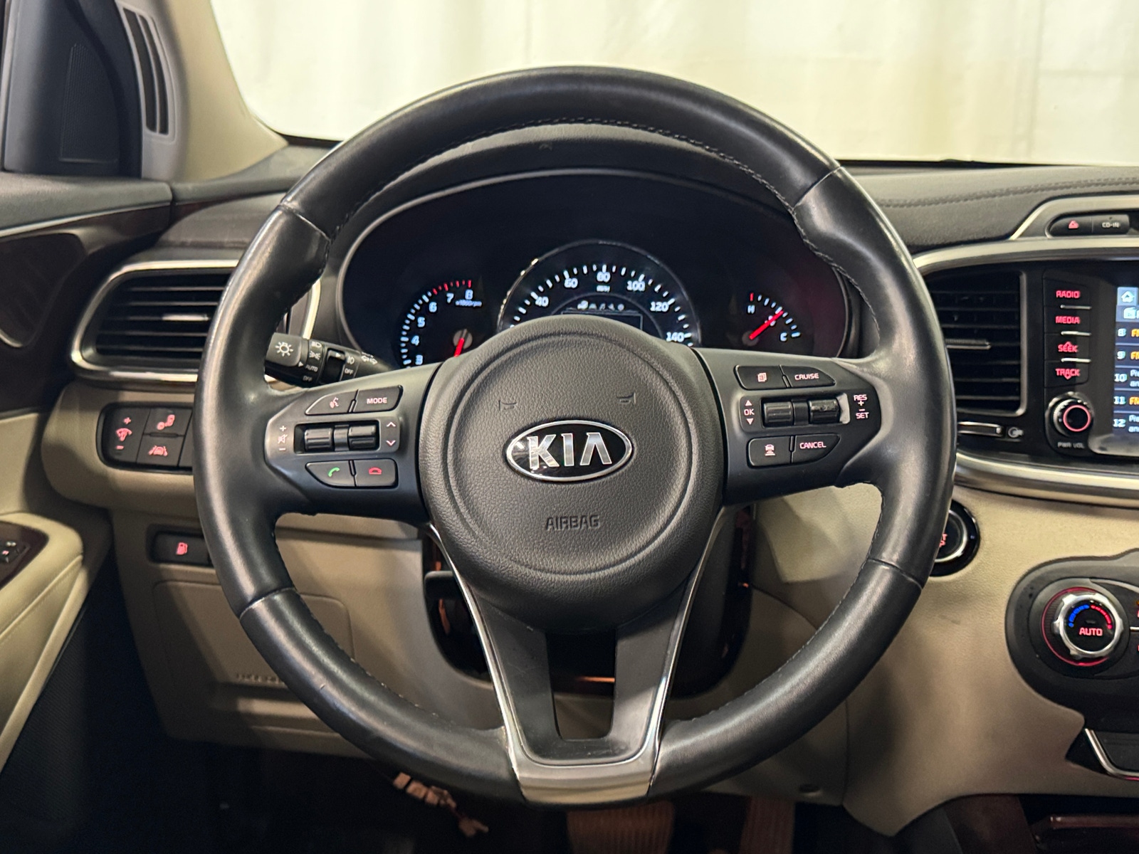 Thumbnail: 2018 Kia Sorento - 4