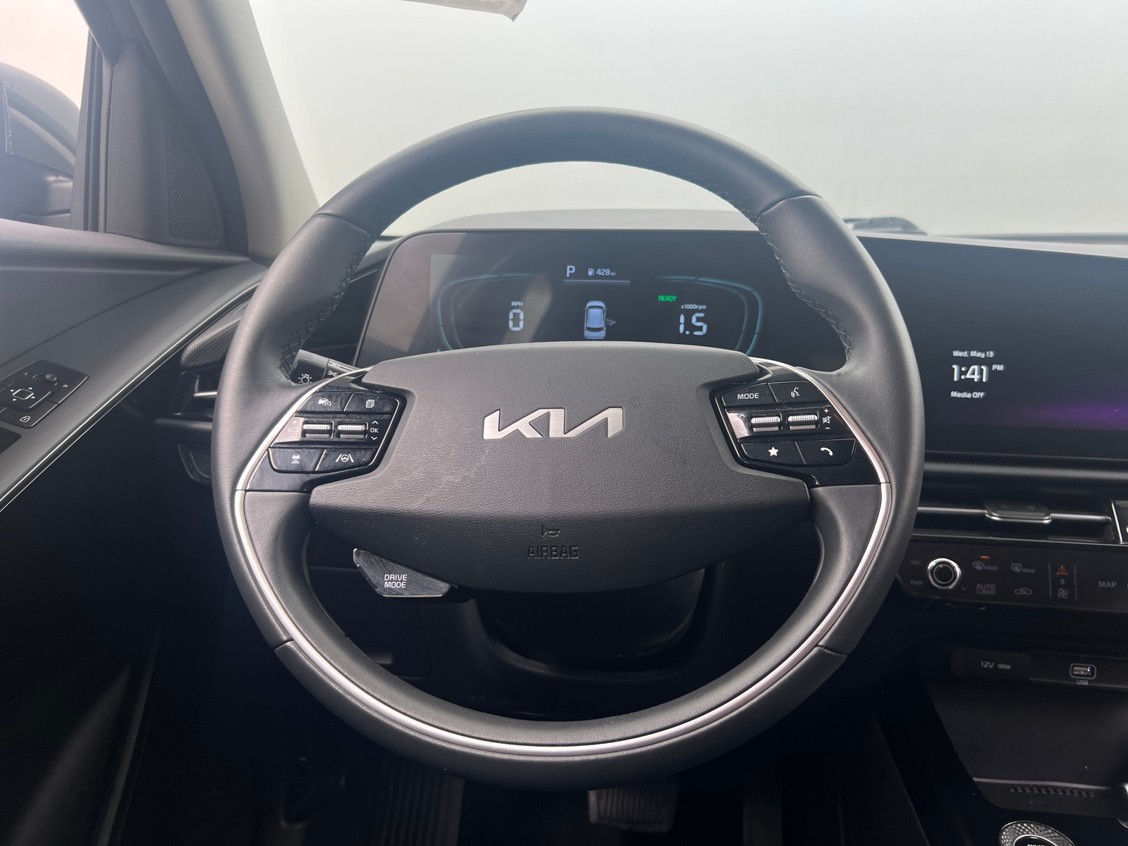 Thumbnail: 2023 Kia Niro - 5