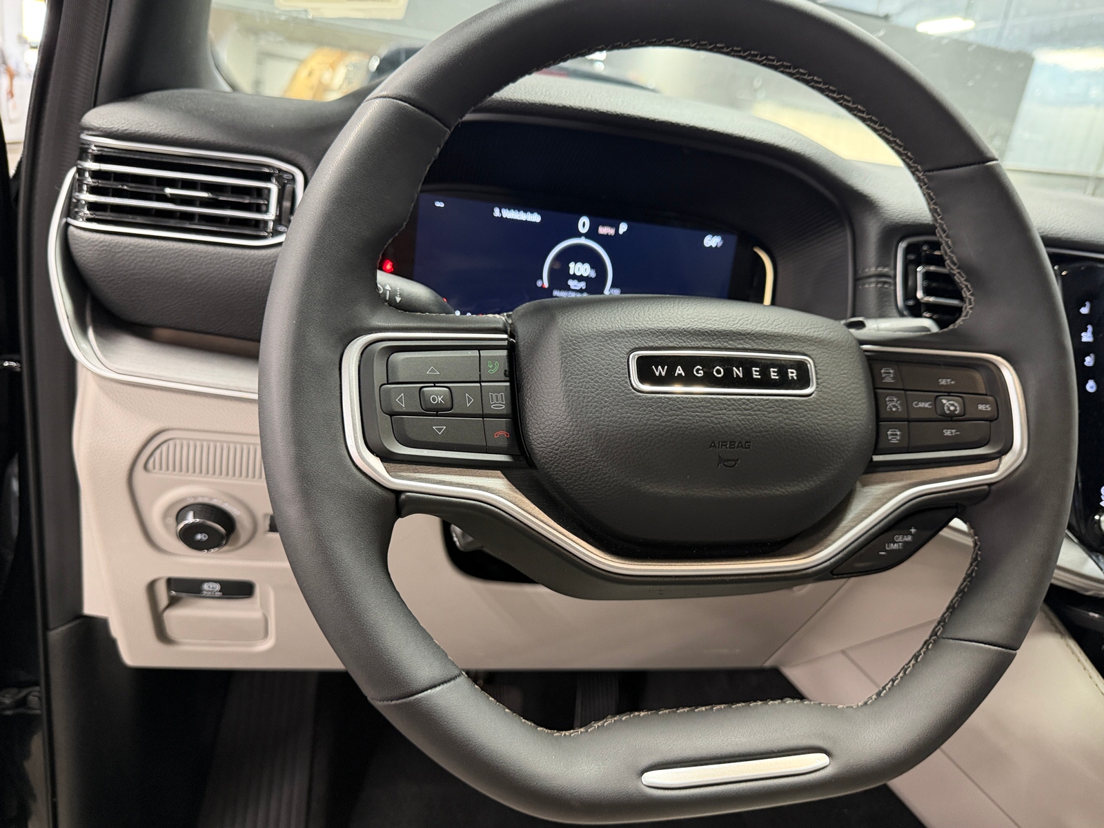 Thumbnail: 2025 Jeep Wagoneer - 4