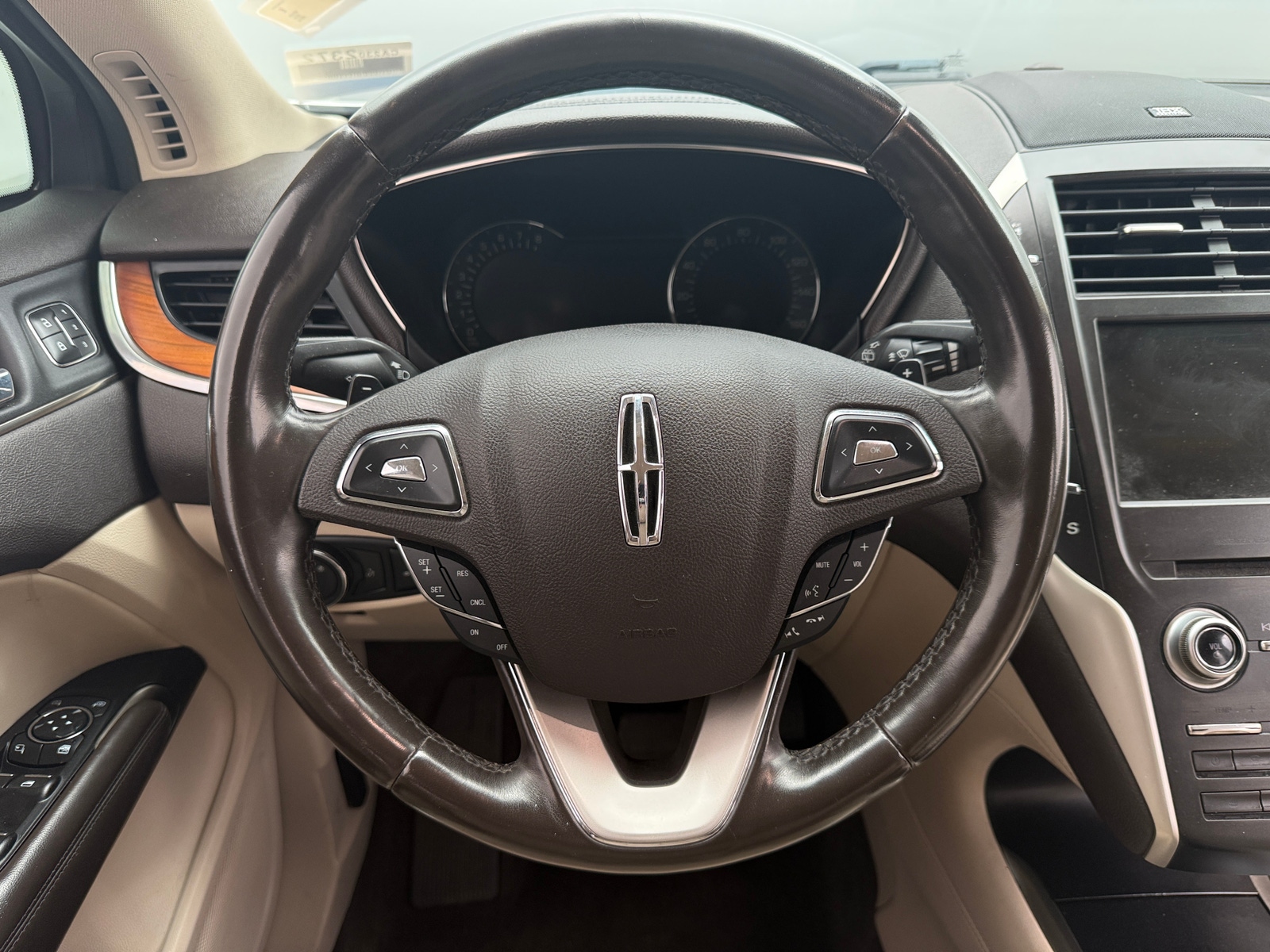 Thumbnail: 2018 Lincoln MKC - 4