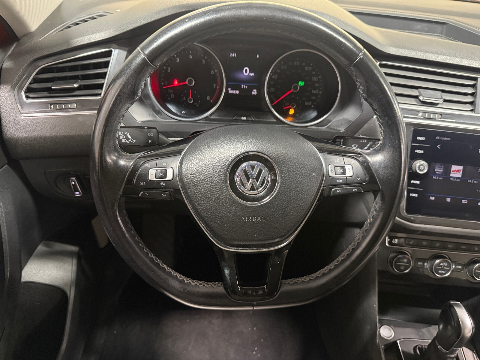 Thumbnail: 2019 Volkswagen Tiguan - 4
