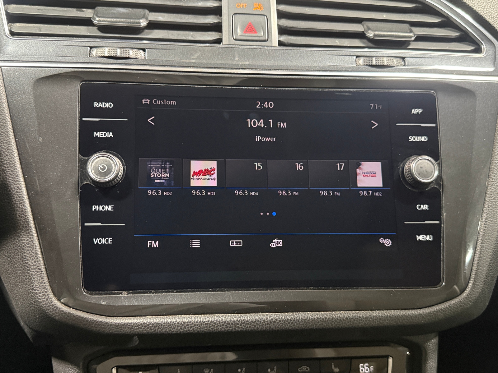 Thumbnail: 2019 Volkswagen Tiguan - 3