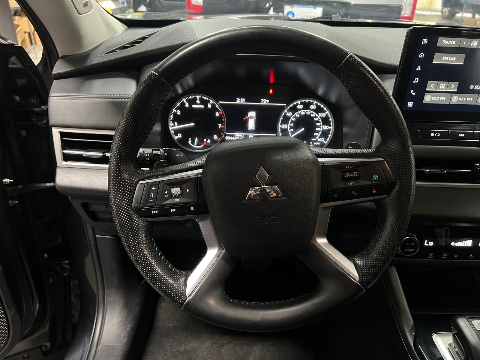 Thumbnail: 2025 Mitsubishi Outlander - 4