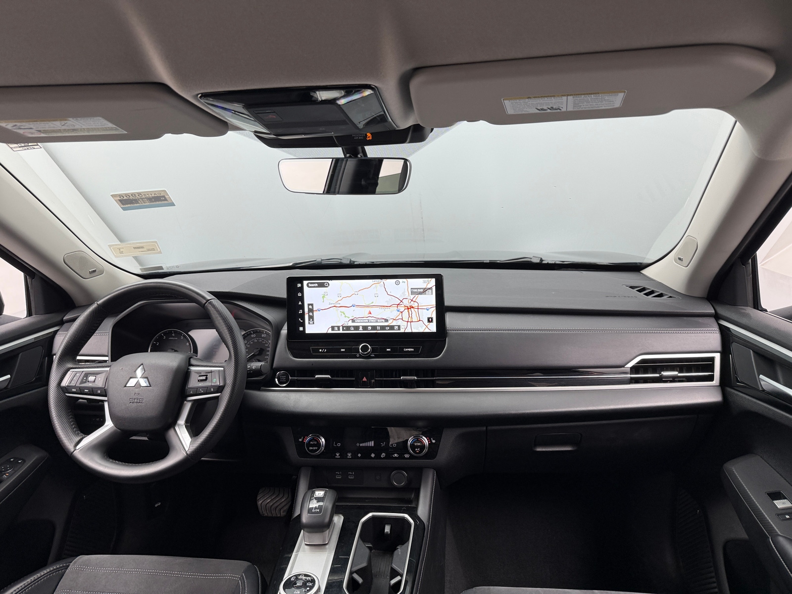 Thumbnail: 2025 Mitsubishi Outlander - 2