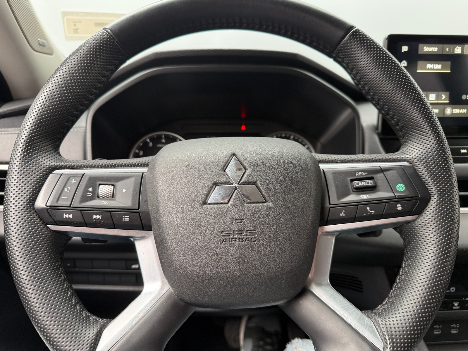 Thumbnail: 2025 Mitsubishi Outlander - 4