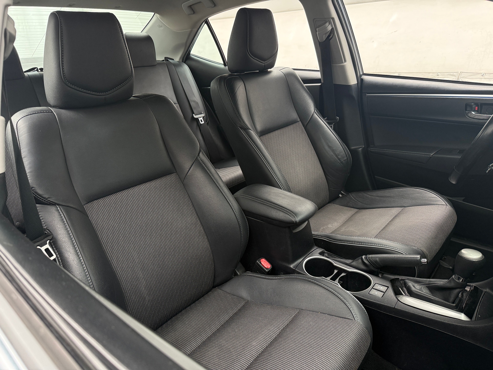 Thumbnail: 2016 Toyota Corolla - 2