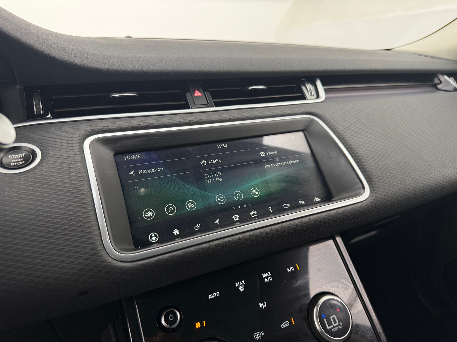 Thumbnail: 2020 Land Rover Range Rover Evoque - 3