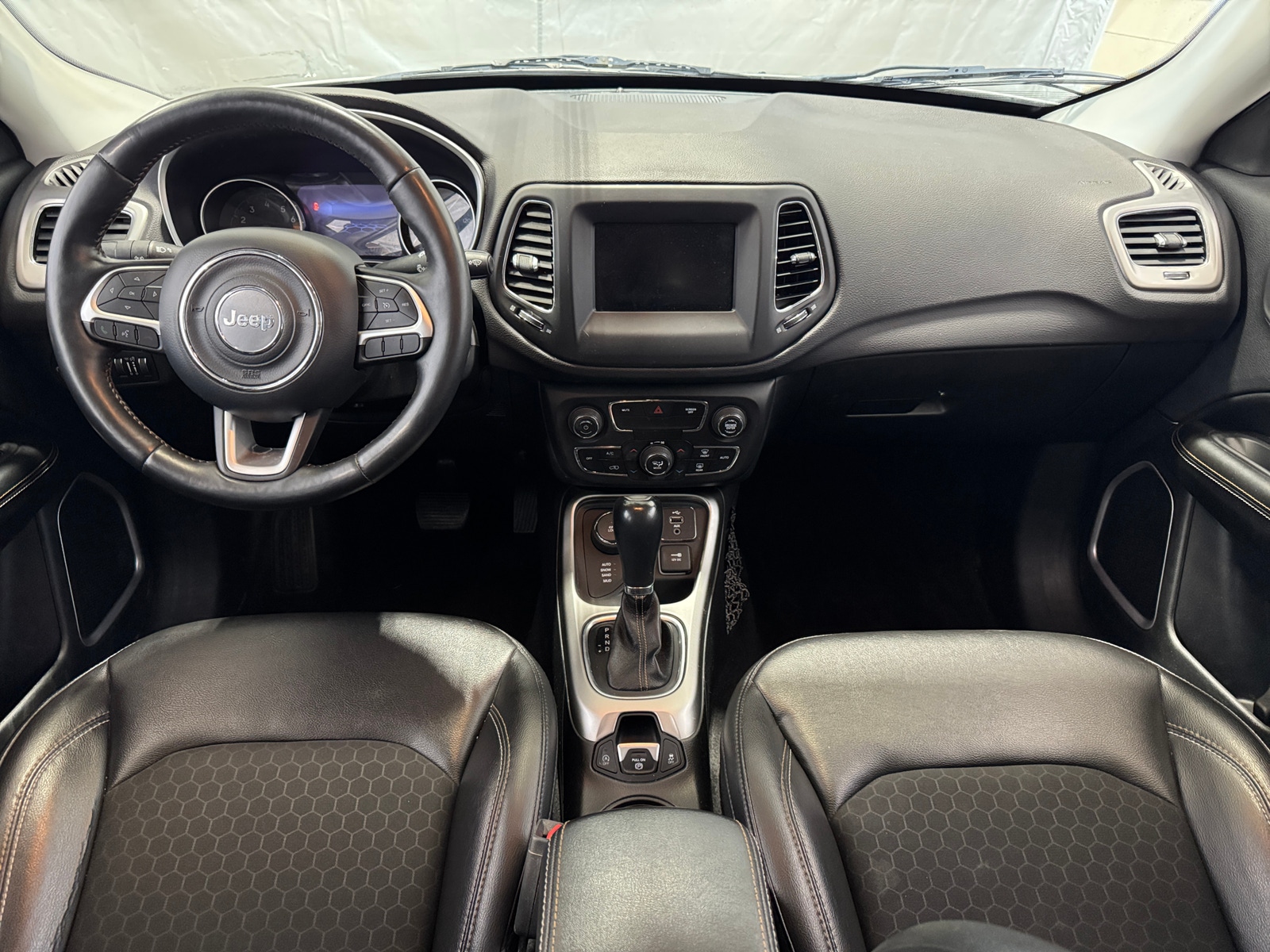 Thumbnail: 2018 Jeep Compass - 3