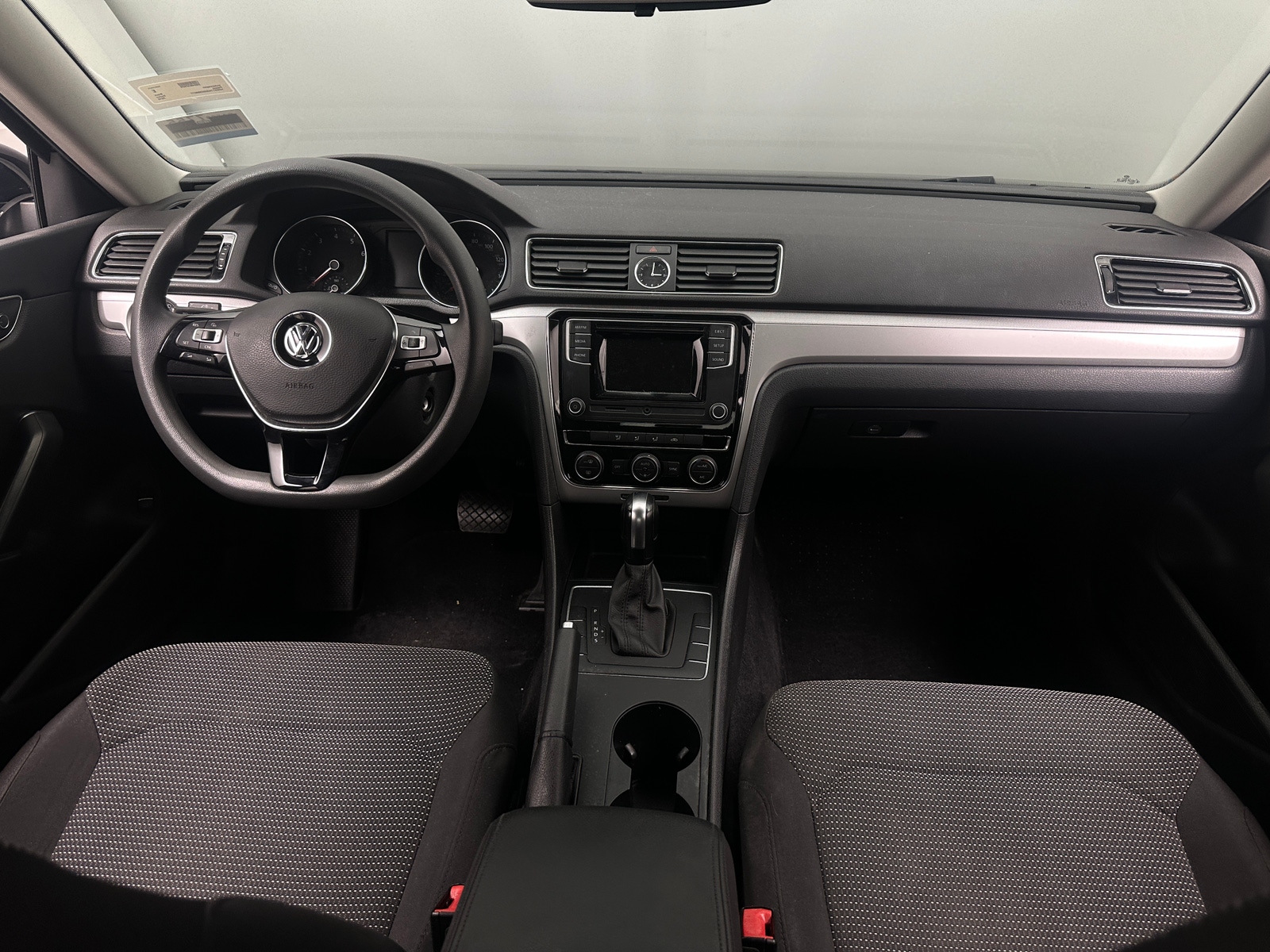 Thumbnail: 2016 Volkswagen Passat - 3