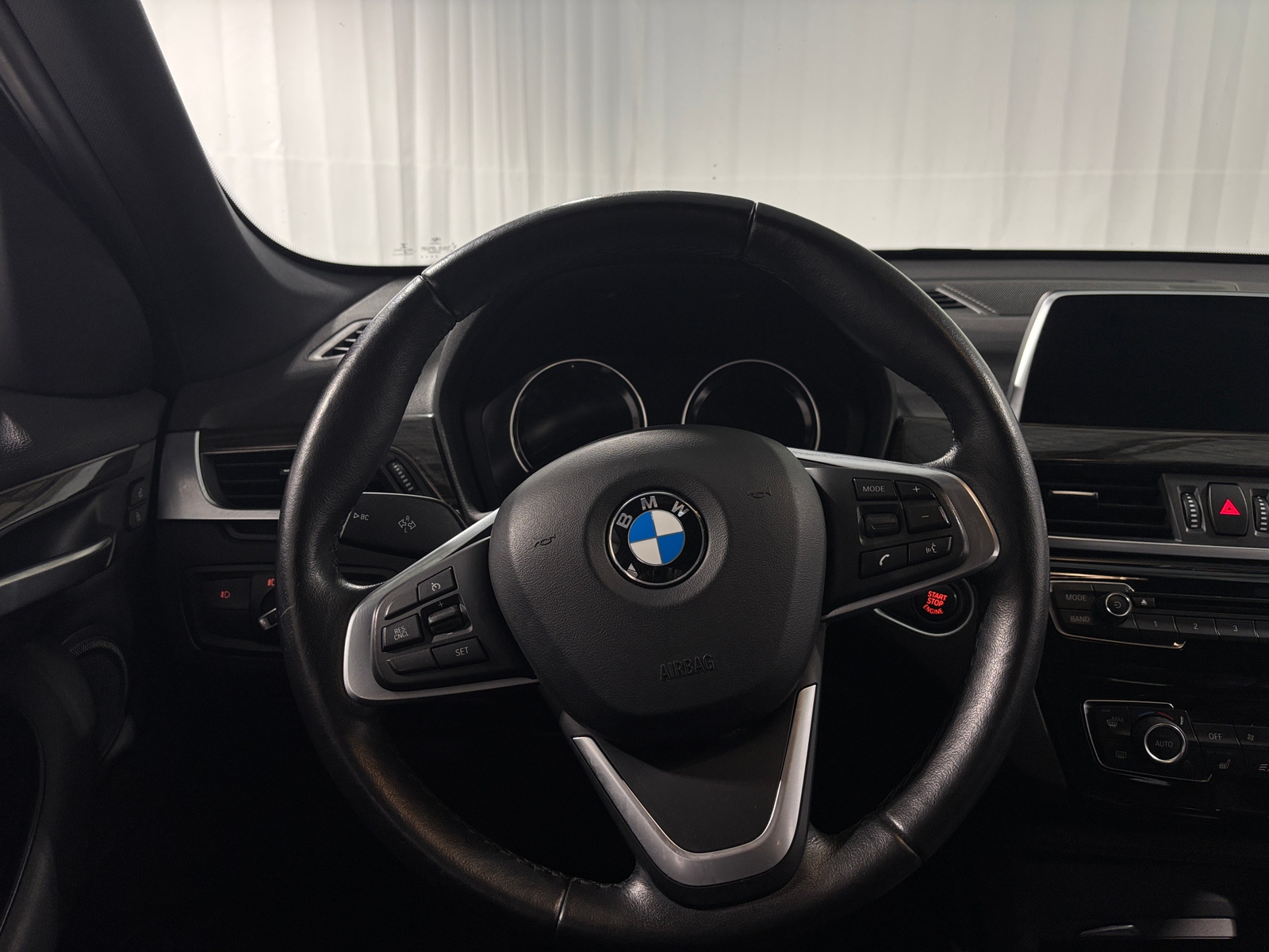 Thumbnail: 2018 BMW X1 - 4