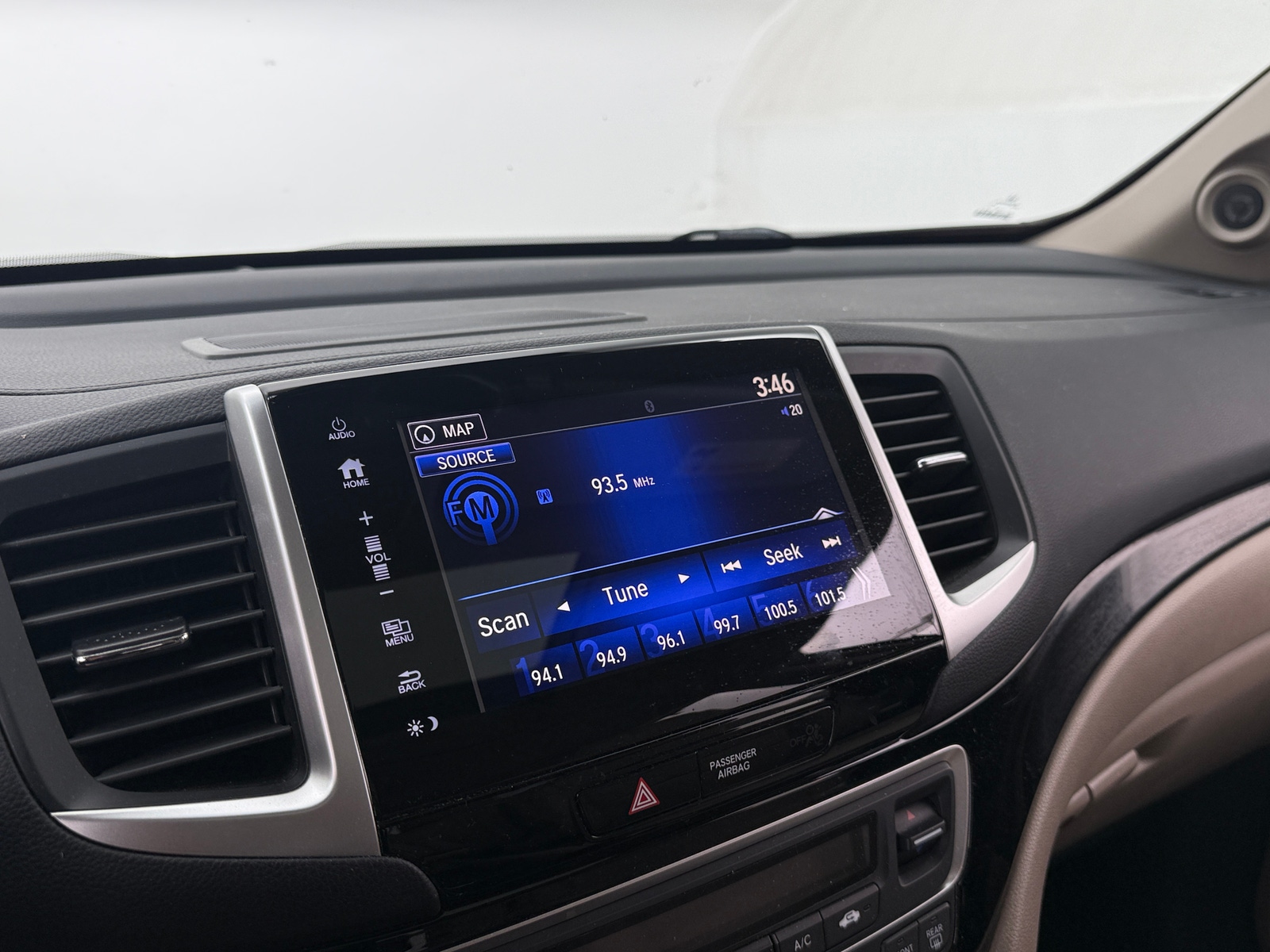 Thumbnail: 2017 Honda Pilot - 3