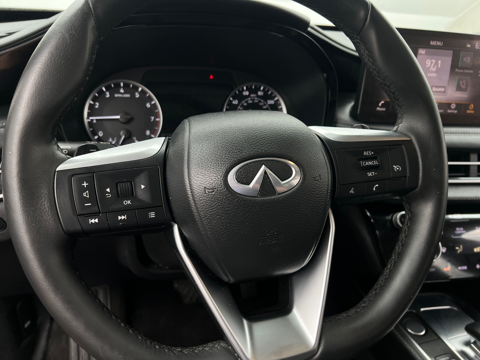 Thumbnail: 2023 INFINITI QX60 - 4