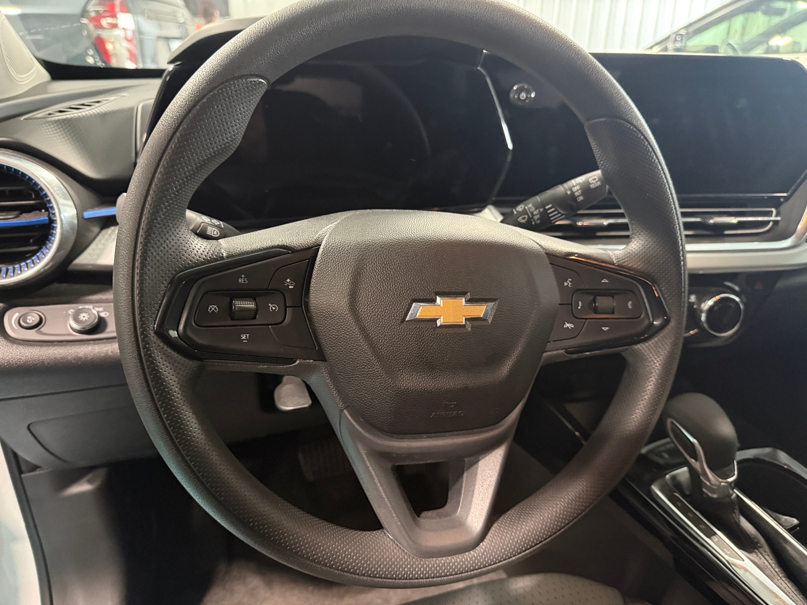 Thumbnail: 2025 Chevrolet Trax - 5