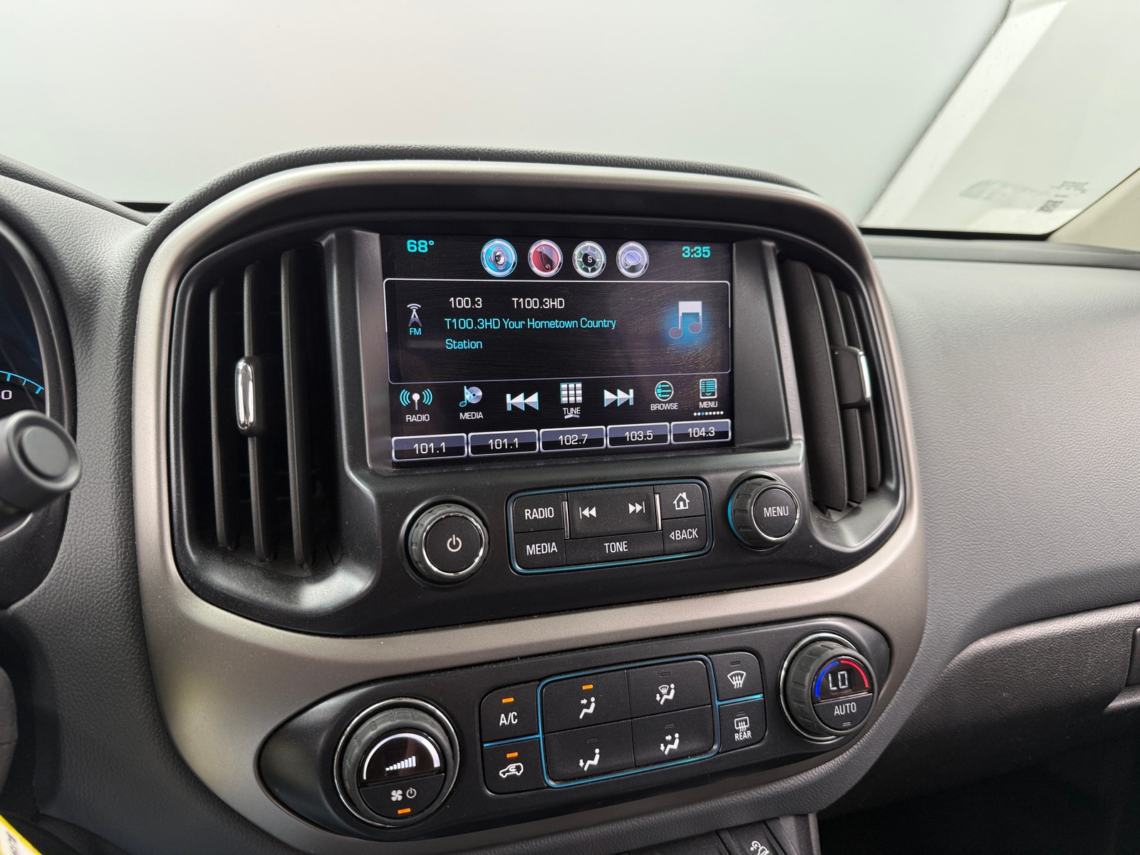Thumbnail: 2016 Chevrolet Colorado - 4