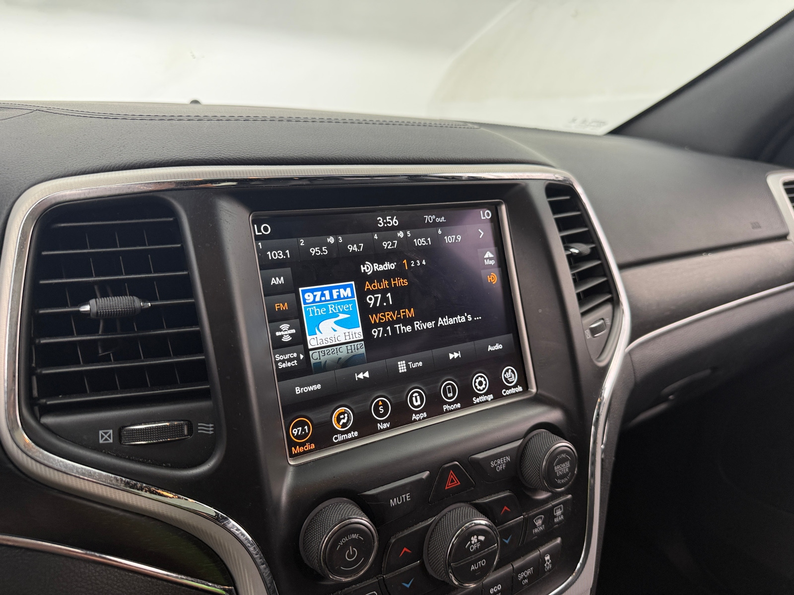 Thumbnail: 2018 Jeep Grand Cherokee - 3