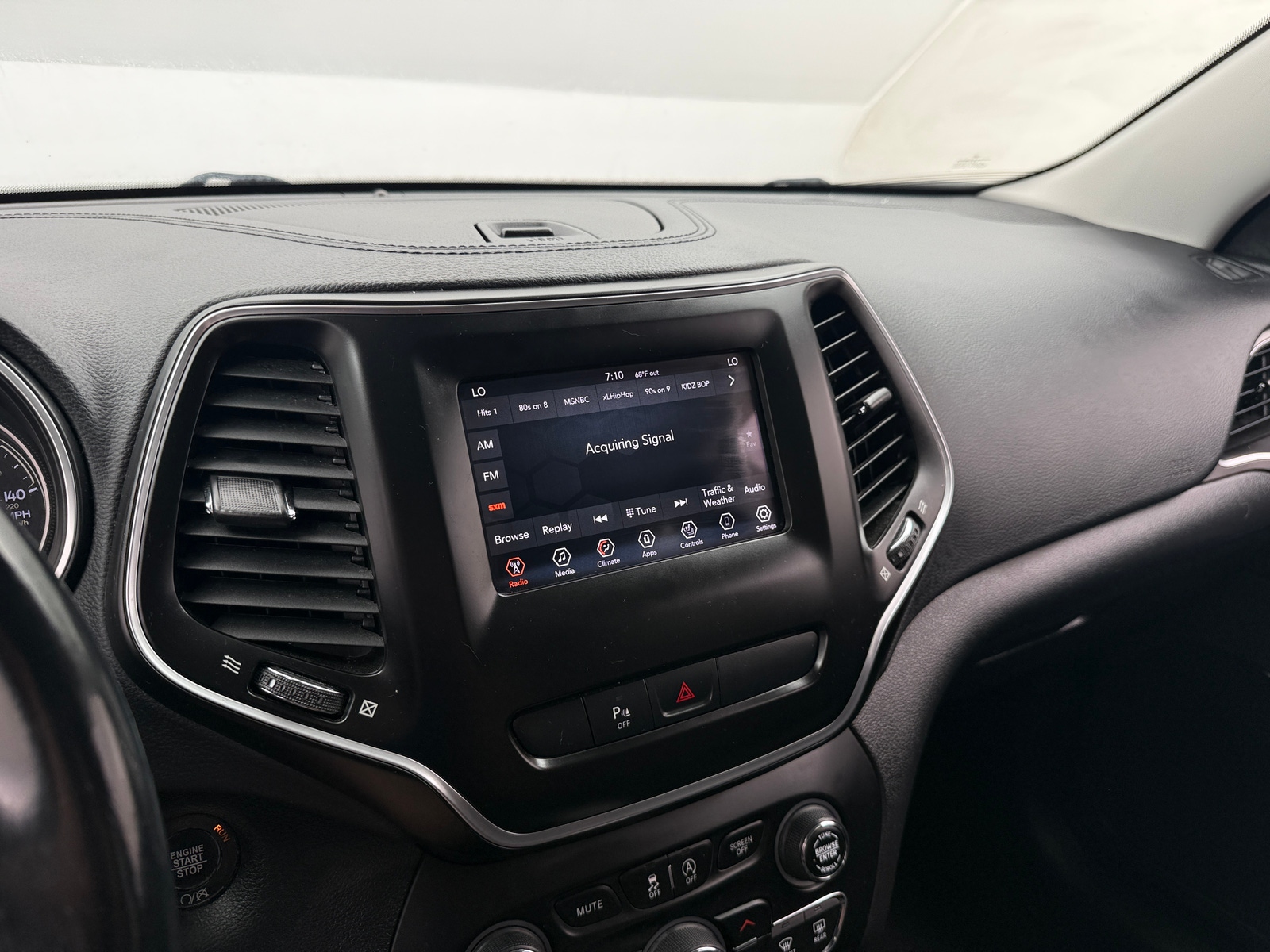 Thumbnail: 2020 Jeep Cherokee - 4