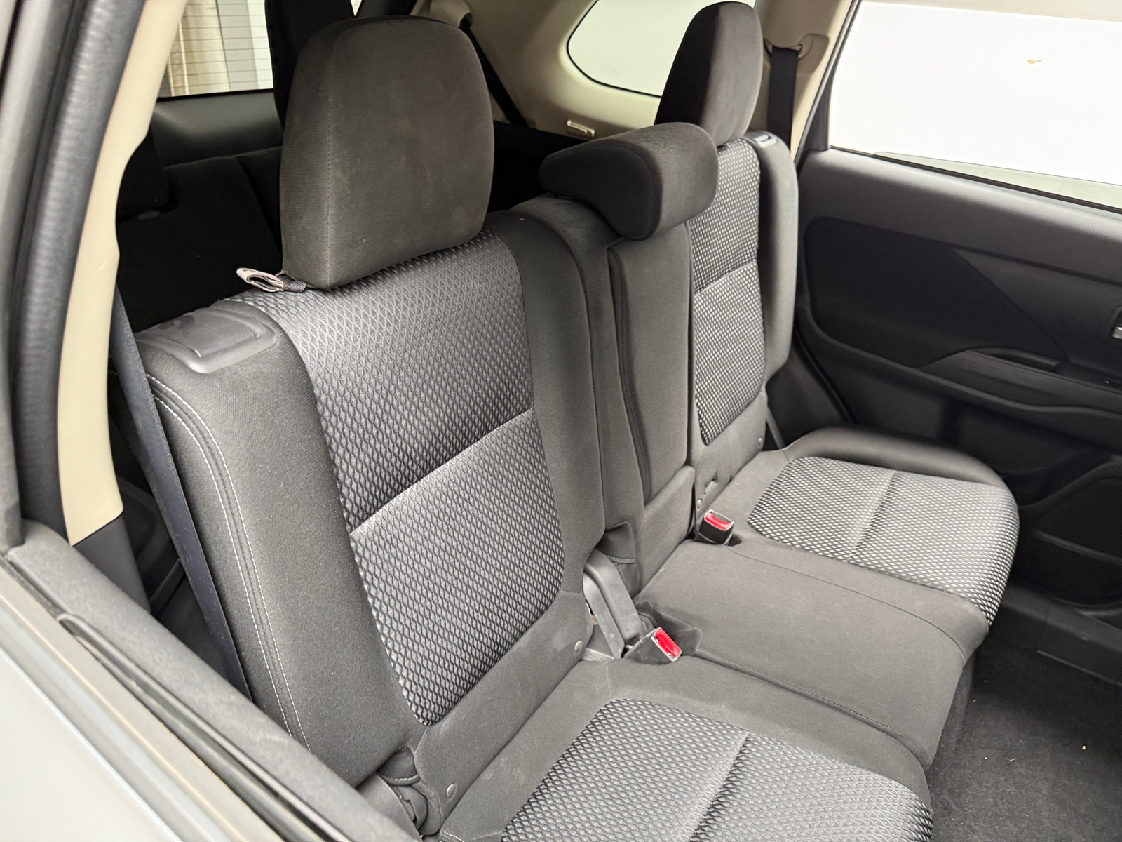 Thumbnail: 2017 Mitsubishi Outlander - 6
