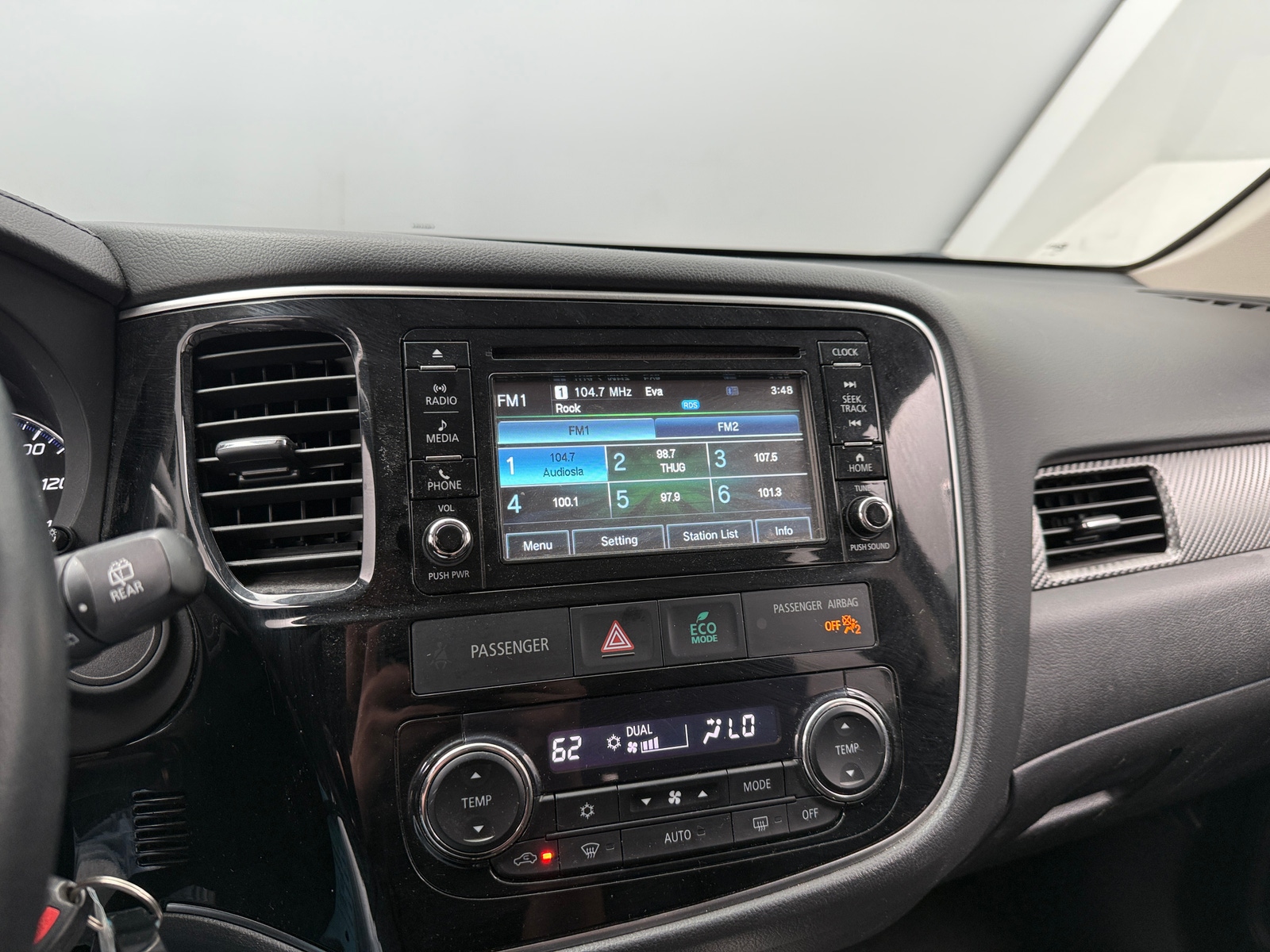 Thumbnail: 2017 Mitsubishi Outlander - 4