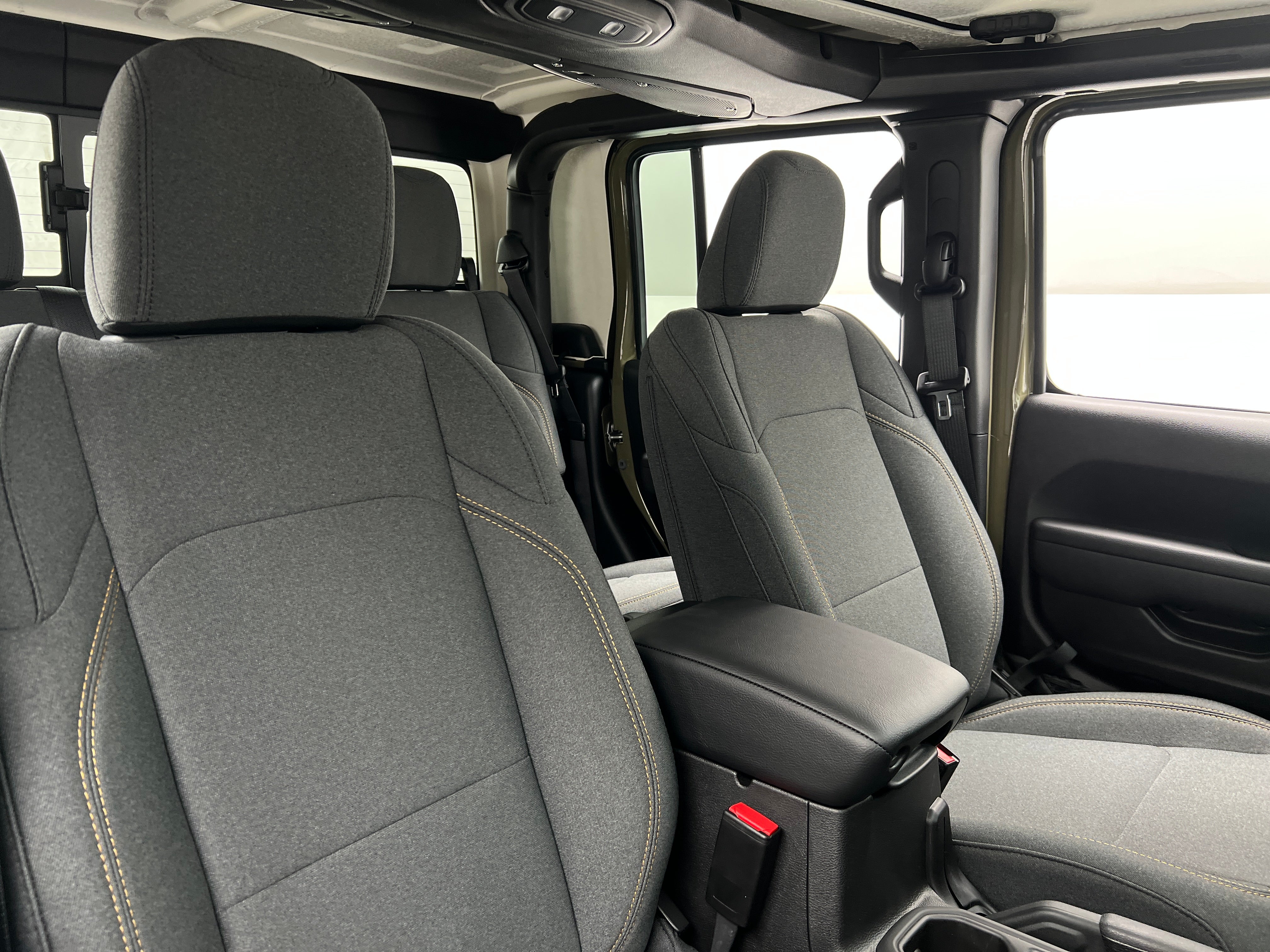 2026 Jeep Gladiator Sport S Auto's photo