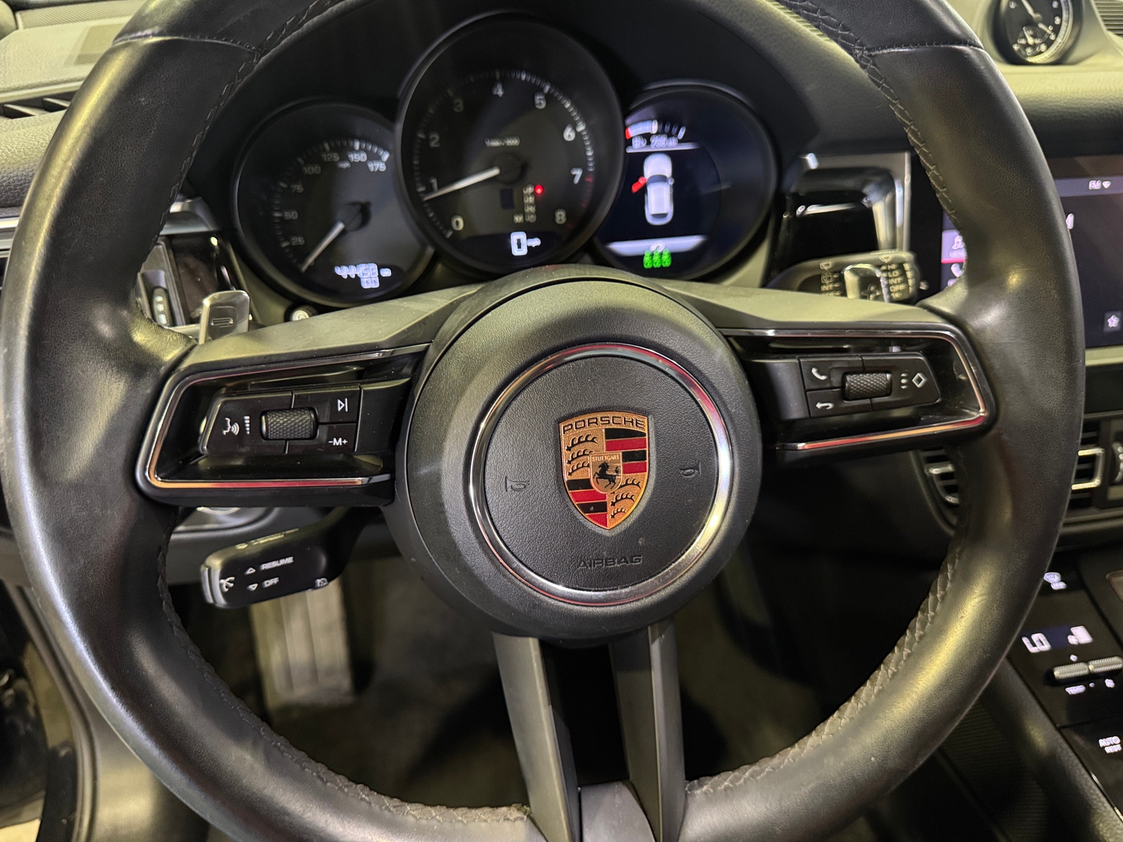 Thumbnail: 2022 Porsche Macan - 4