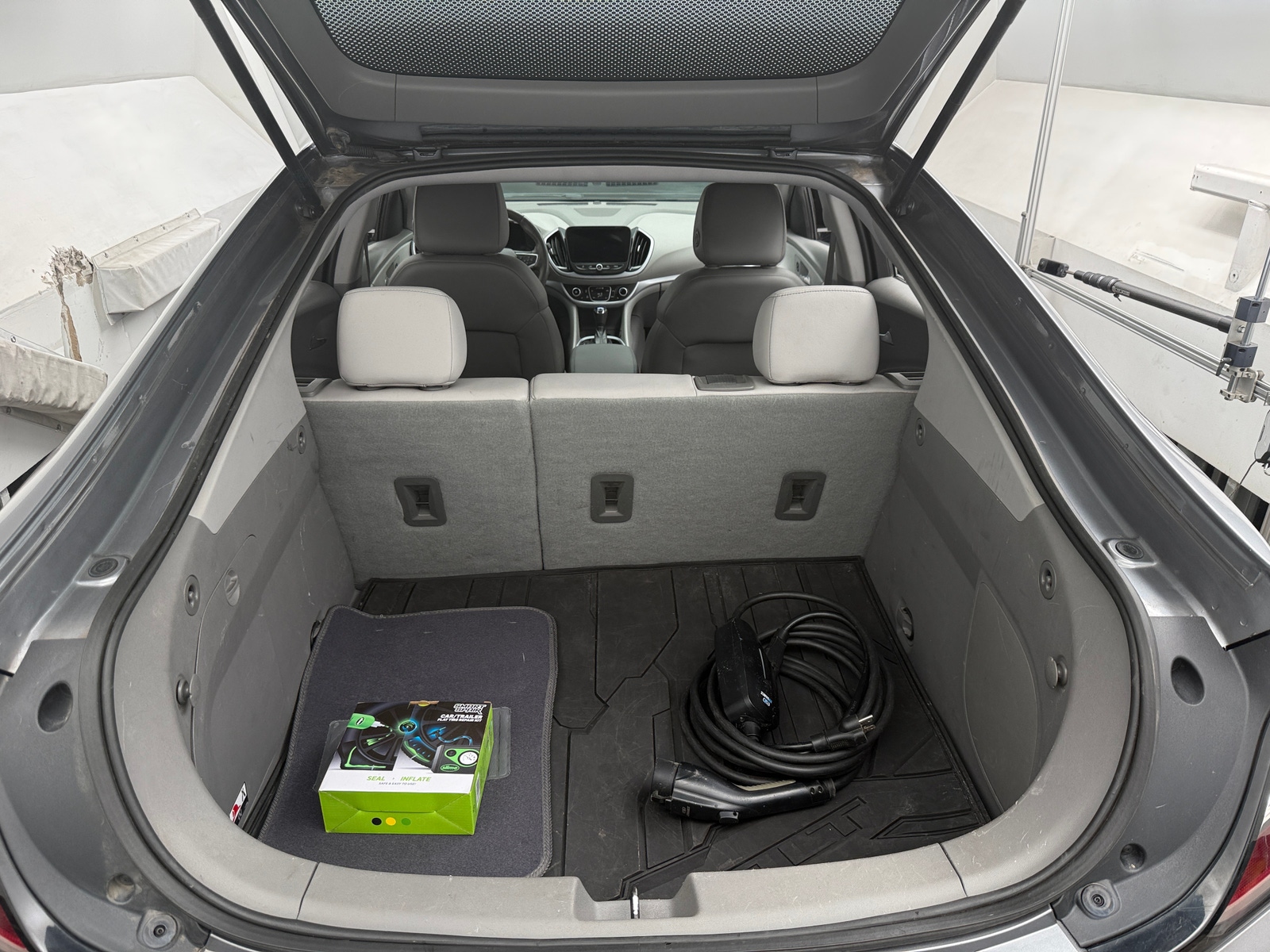 Thumbnail: 2018 Chevrolet Volt - 6