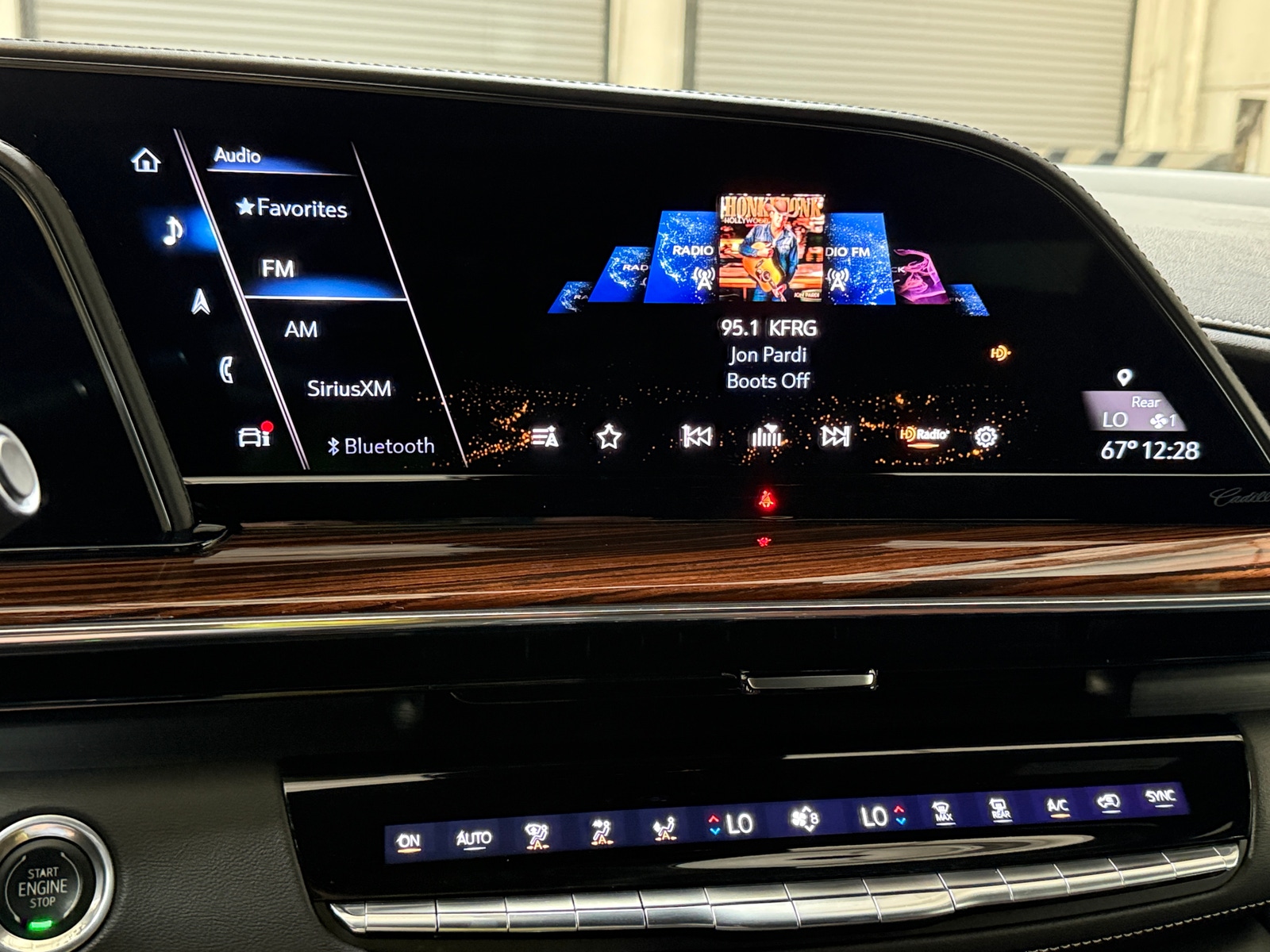 Thumbnail: 2021 Cadillac Escalade - 3