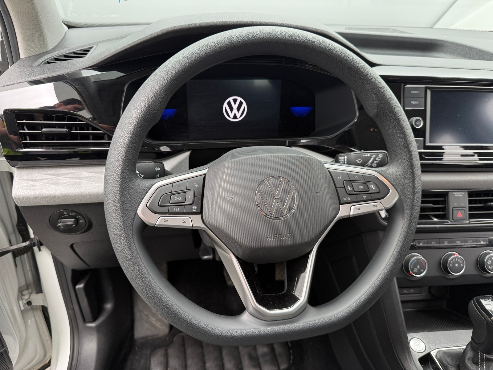 Thumbnail: 2022 Volkswagen Taos - 5
