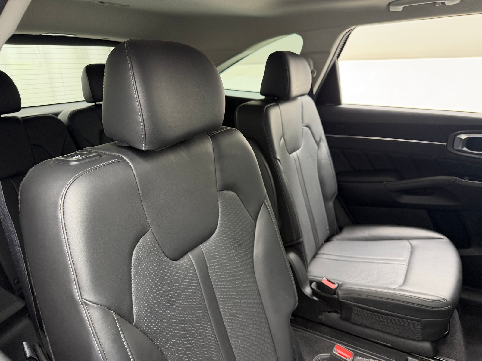 Thumbnail: 2023 Kia Sorento - 5
