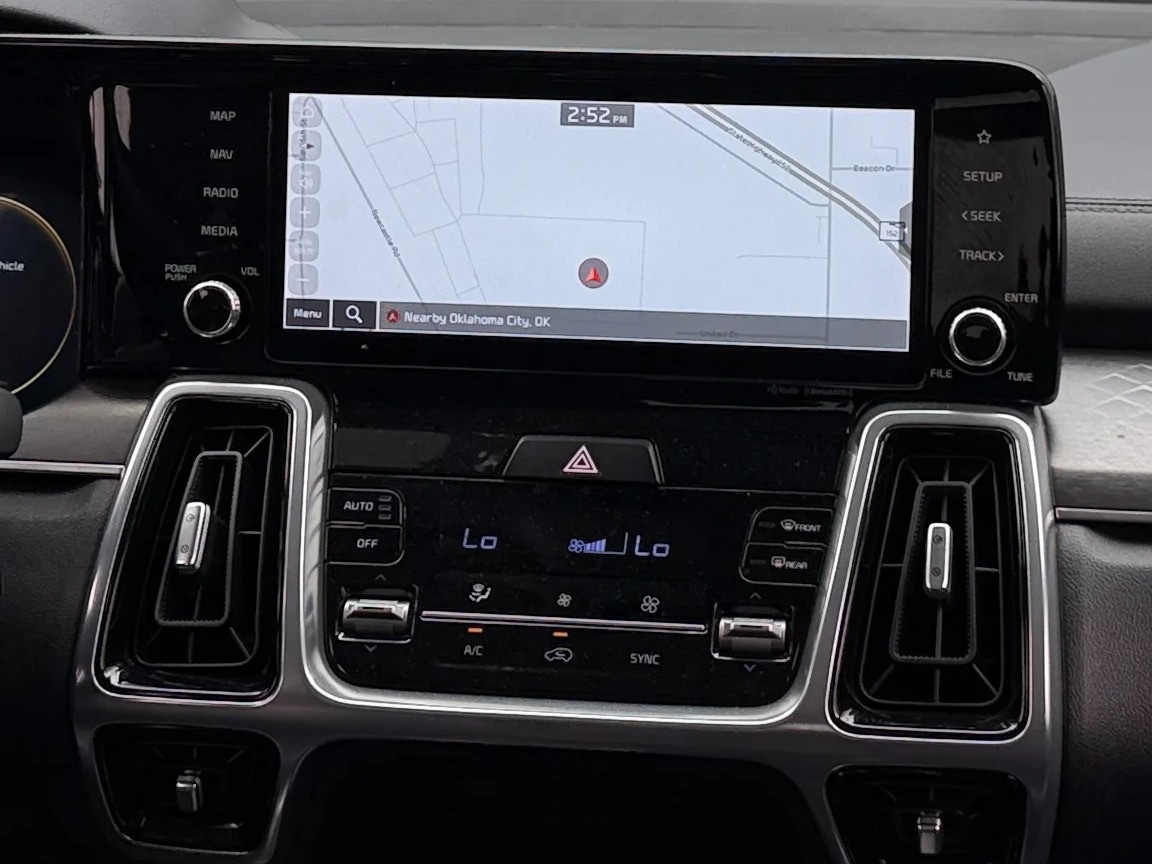 Thumbnail: 2023 Kia Sorento - 3