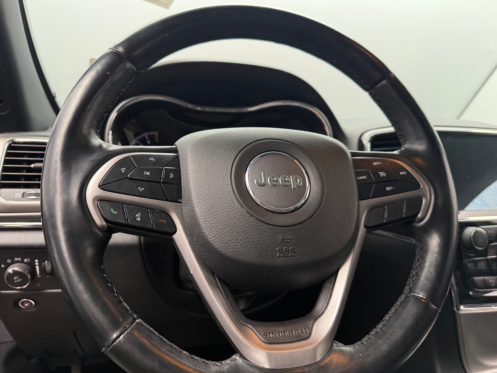 Thumbnail: 2022 Jeep Grand Cherokee - 4