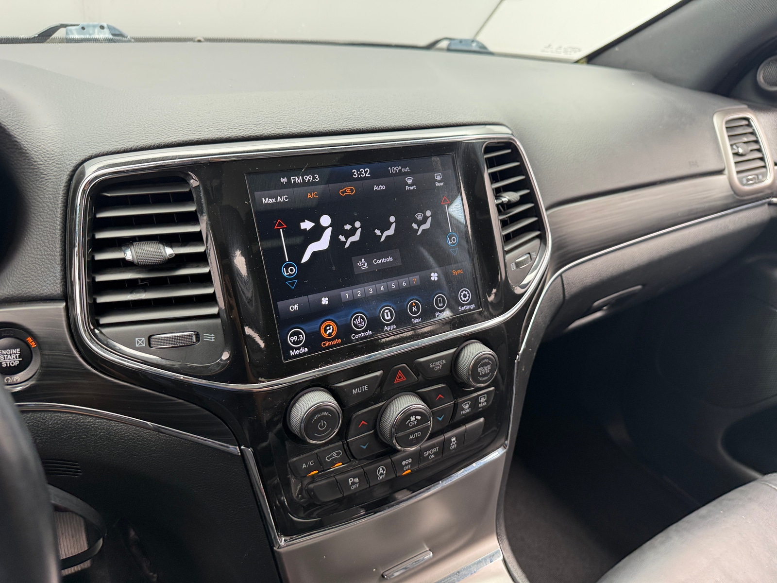 Thumbnail: 2022 Jeep Grand Cherokee - 3