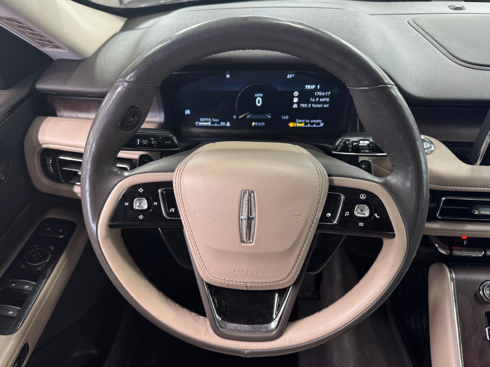 Thumbnail: 2023 Lincoln Aviator - 4