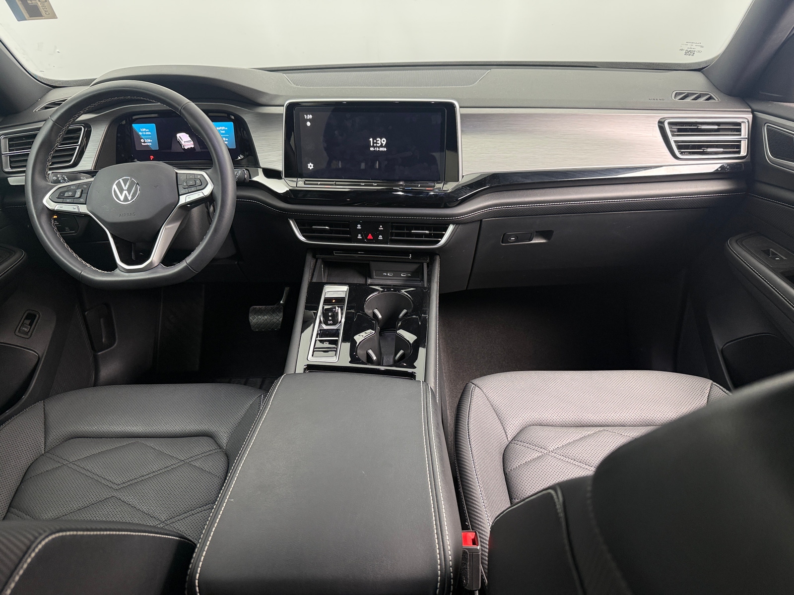 Thumbnail: 2024 Volkswagen Atlas - 3