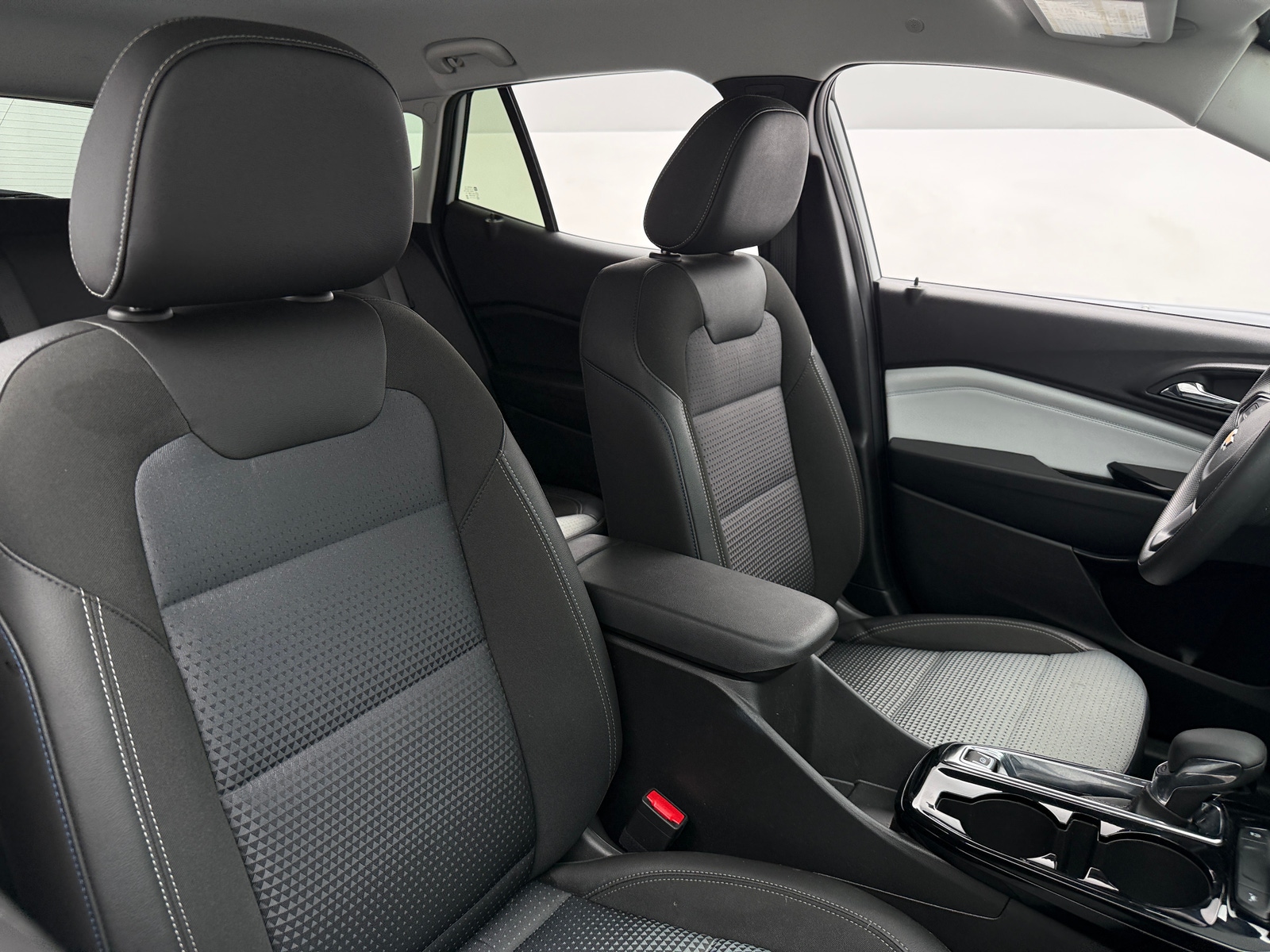 Thumbnail: 2025 Chevrolet Trax - 2