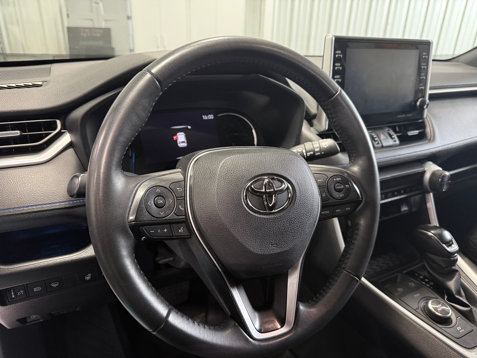 Thumbnail: 2022 Toyota RAV4 - 5