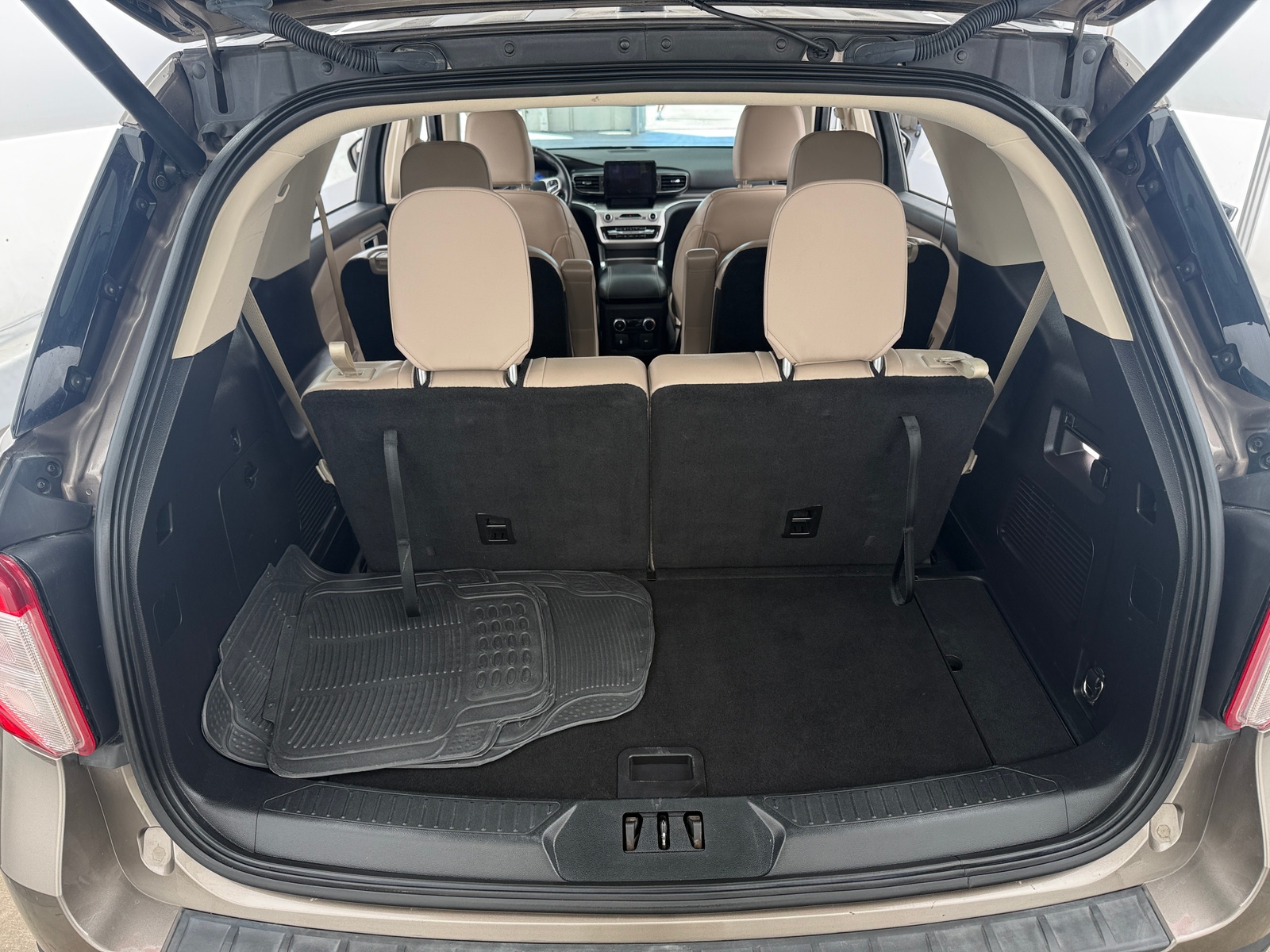 Thumbnail: 2021 Ford Explorer - 7