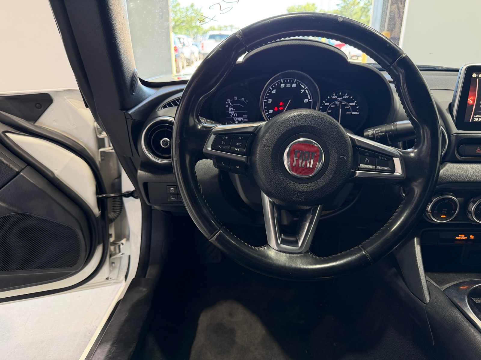 Thumbnail: 2017 Fiat 124 Spider - 5