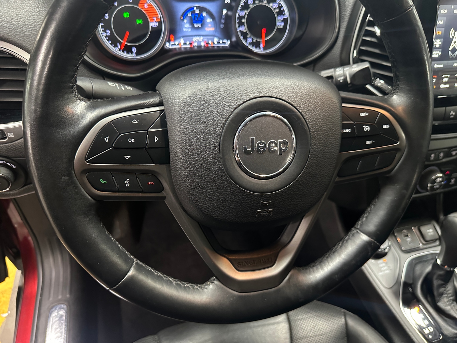 Thumbnail: 2019 Jeep Cherokee - 4