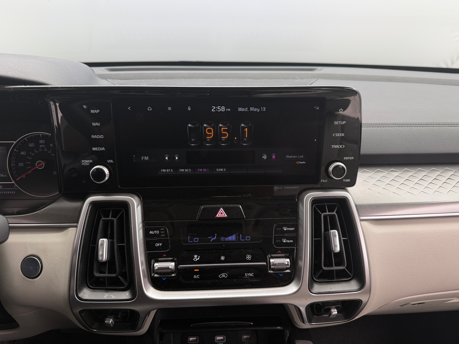 Thumbnail: 2022 Kia Sorento - 3